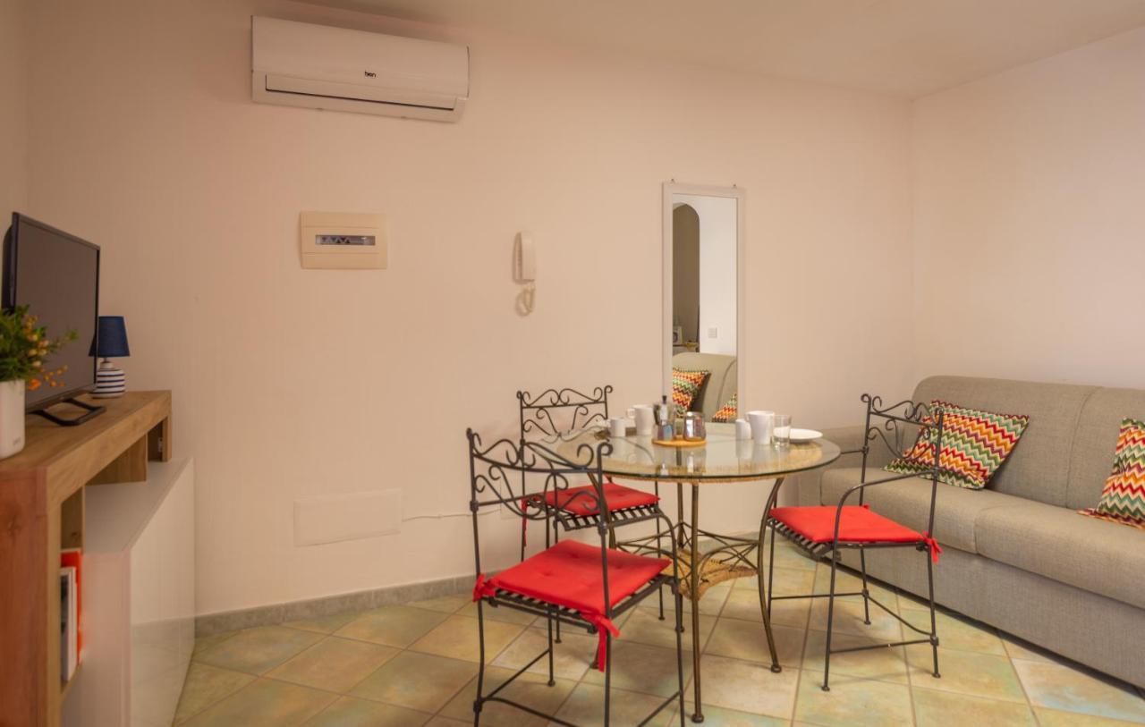 Residenze Il Girasole Aparthotel Голфо Аранчи Екстериор снимка