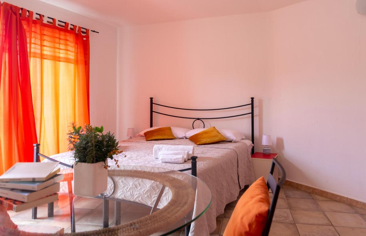 Residenze Il Girasole Aparthotel Голфо Аранчи Екстериор снимка