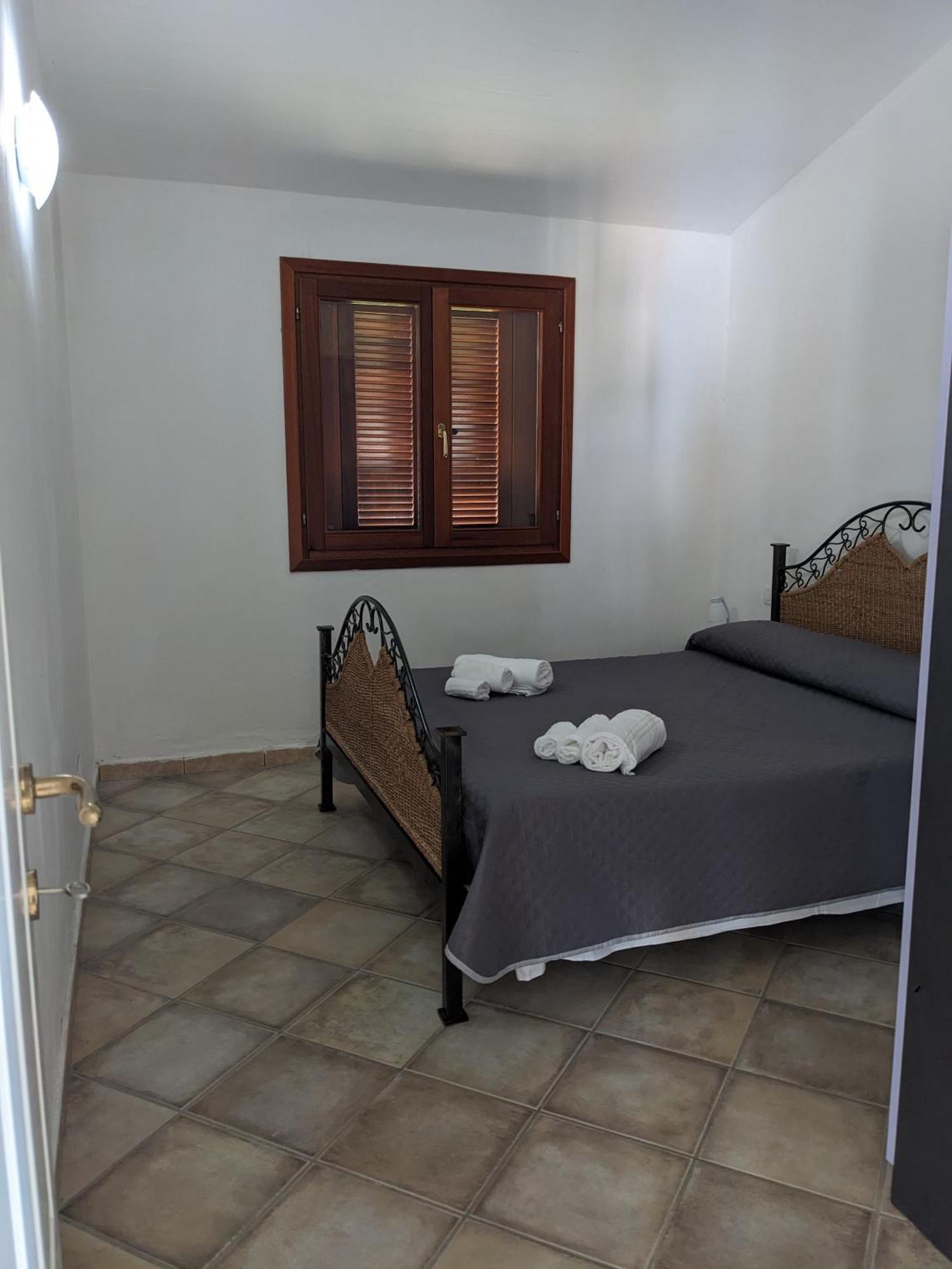Residenze Il Girasole Aparthotel Голфо Аранчи Стая снимка